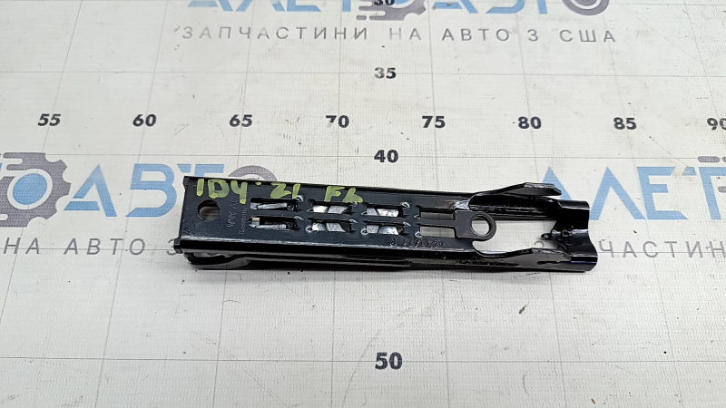 Кронштейн водительского ремня безопасности Volkswagen ID.4 21-26