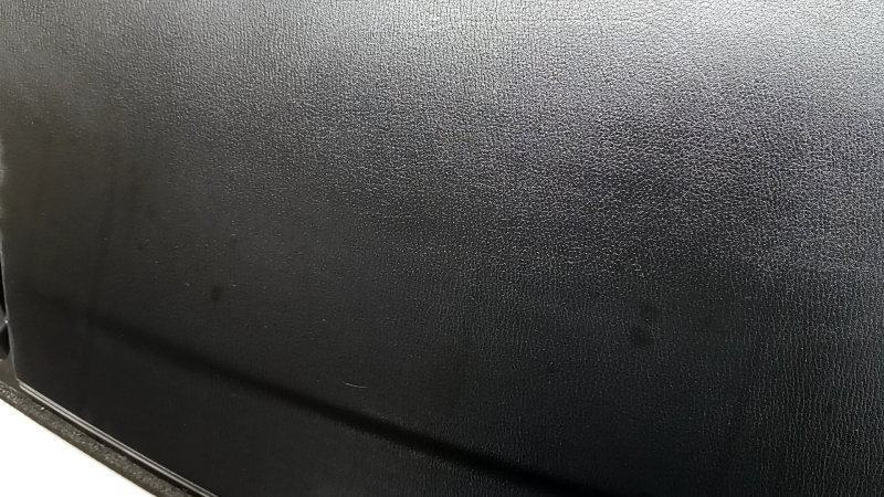 Торпедо передняя панель с AIRBAG Mazda CX-5 17-24 черная, с дефлектором, ржавый пиропатрон, потертости, под чистку
