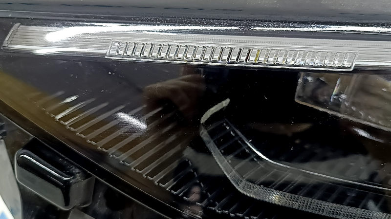 Фара передняя левая в сборе Ford Escape MK4 23-26 LED с light bar