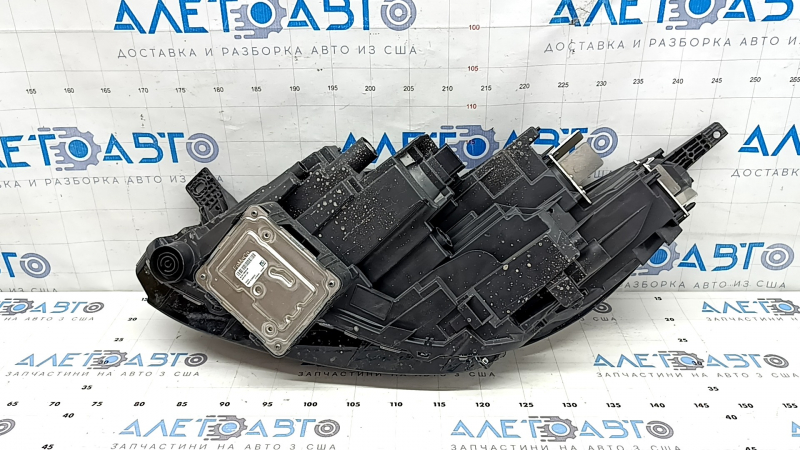 Фара передняя правая в сборе Ford Escape MK4 23-26 LED с light bar