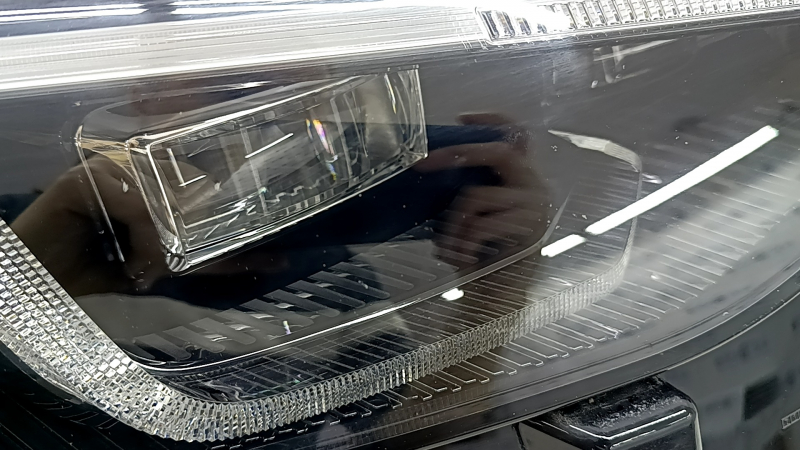 Фара передняя правая в сборе Ford Escape MK4 23-26 LED с light bar