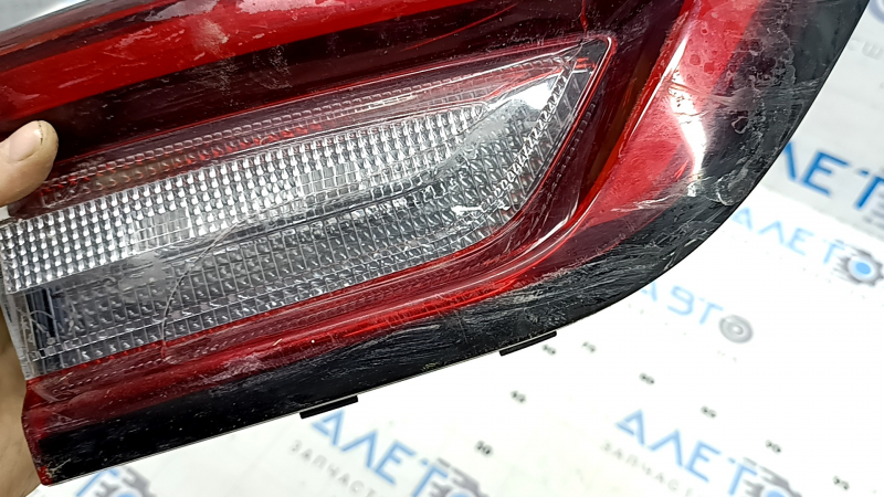 Фонарь внутренний крышка багажника левый Ford Escape MK4 23-26 трещины, в клее, царапины