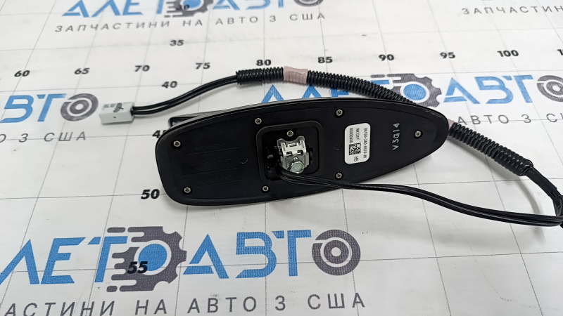 Antena Honda CRV 23-25 fin este uzată.