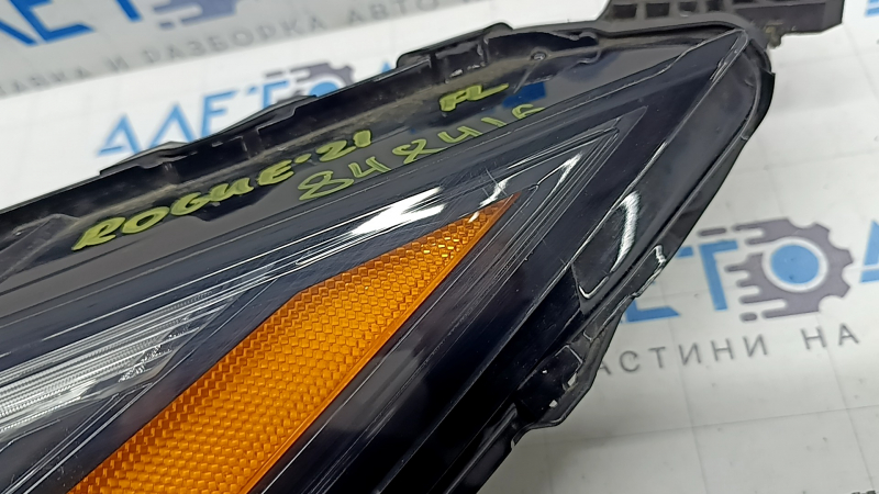 Поворотник ДХО левый Nissan Rogue 21-26 галоген + LED us built, царапины