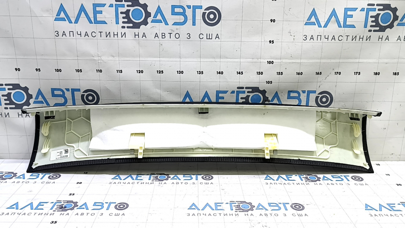 Накладка потолка задняя Audi Q7 16-26 черная, царапины