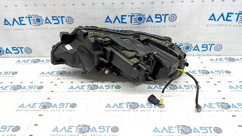 Фара передняя правая Nissan Rogue 21-26 LED S