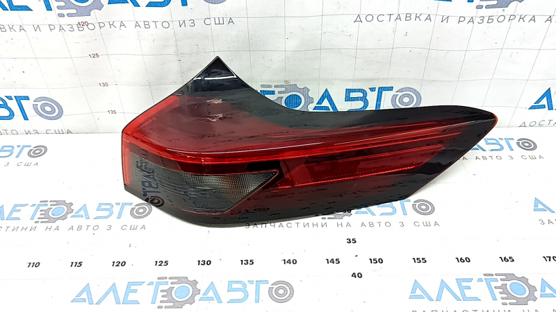Фонарь внешний крыло правый Nissan Rogue 21-26 галоген + LED, царапины, в клее