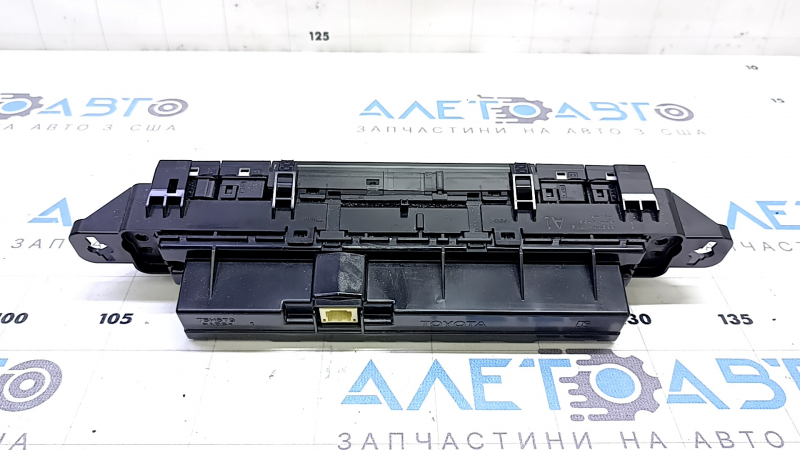 Управление климат-контролем Toyota Prius 50 16-22