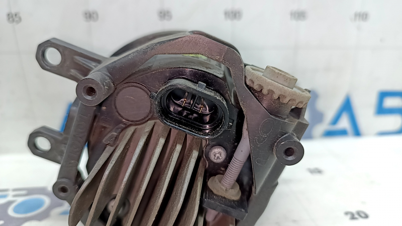 Противотуманная фара птф правая Lexus NX200t NX300 NX300h 15-21 Base, песок