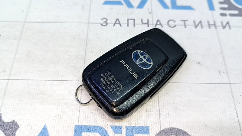 Ключ Toyota Prius 50 16-22 smart 3 кнопки, царапины