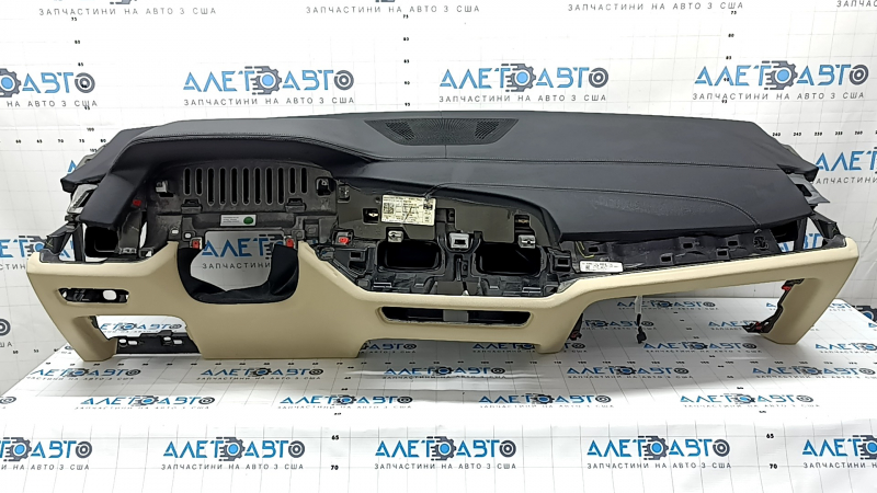 Торпедо передняя панель с AIRBAG BMW X5 G05 19-23 кожа, schwarz/beige, под чистку, тычка