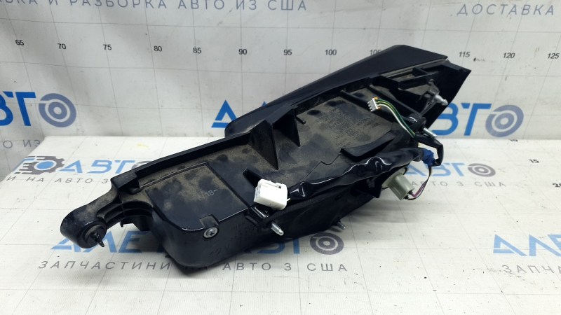 Фонарь внутренний дверь багажника левый Lexus NX200t NX300h 15-17 царапины