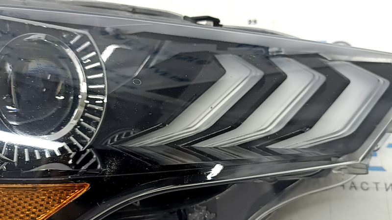 Фара передняя правая в сборе Ford Mustang mk6 18-23 LED