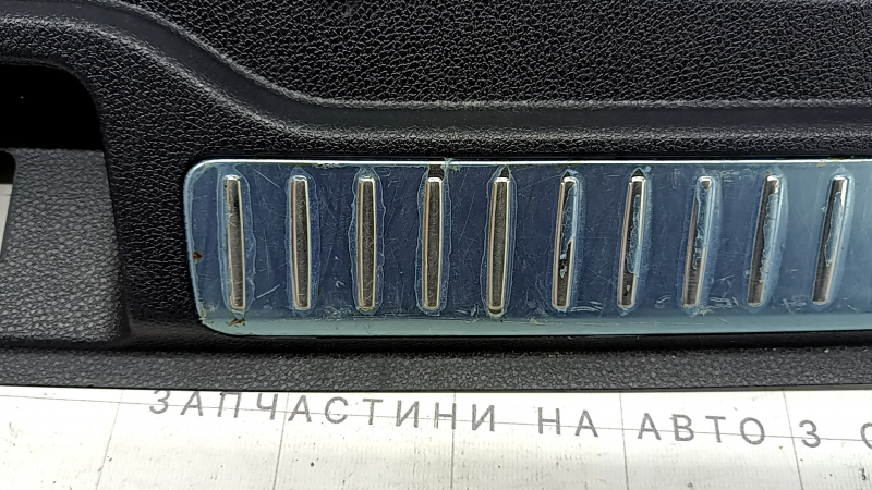 Накладка проема багажника Mercedes GLC 16-22 царапины на хроме