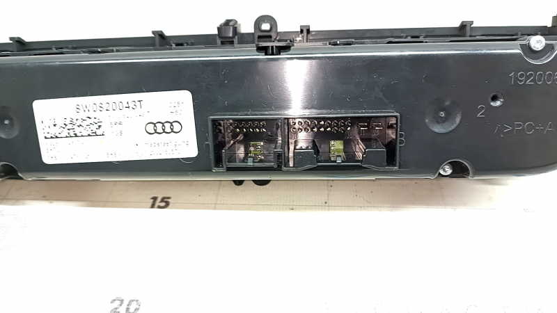 Управление климат-контролем Audi A4 B9 17-25 с подогревом