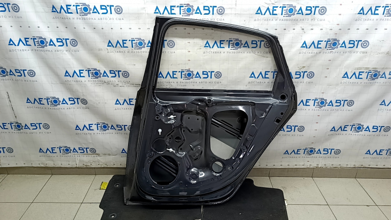 Дверь голая задняя правая Audi A4 B9 20-25 графит LZ7S, царапина