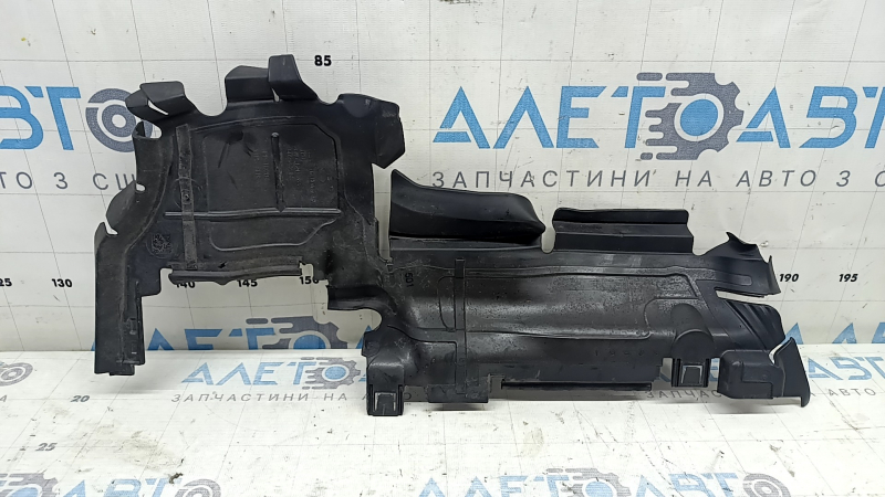 Дефлектор радиатора левый Audi A4 B9 20-25 2.0T большой