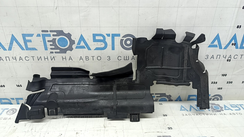 Дефлектор радиатора правый Audi A4 B9 20-25 2.0T большой