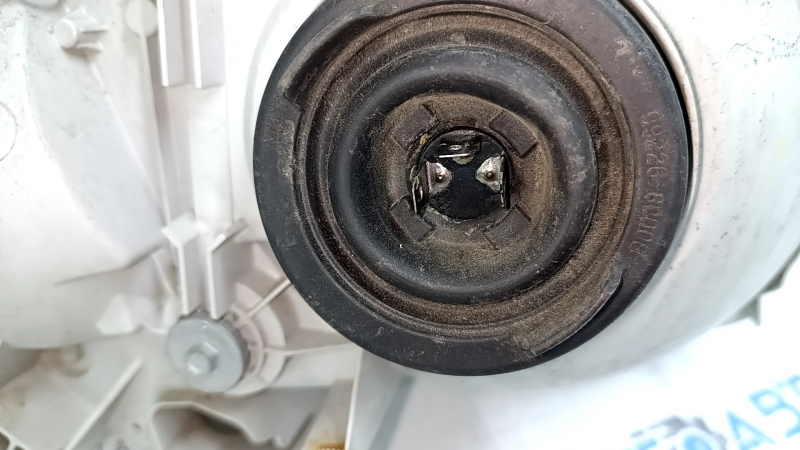 Фара передняя левая Toyota Highlander 08-10 hybrid галоген, под полировку