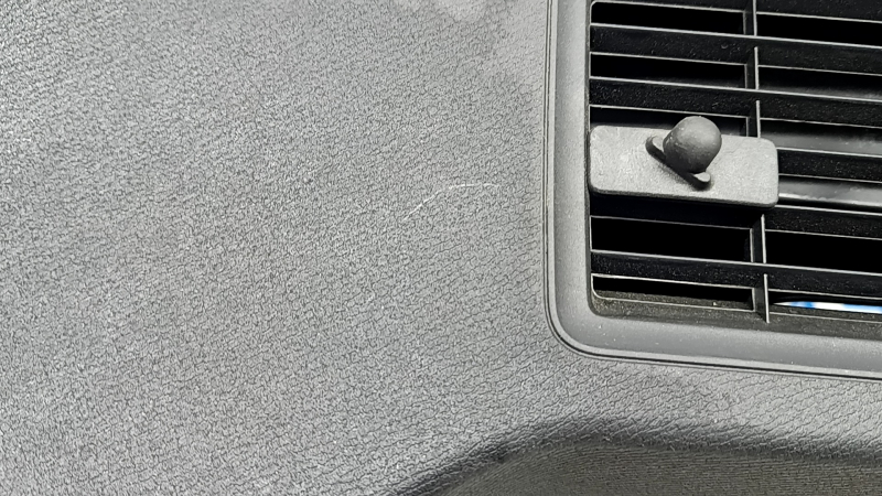 Обшивка арки левая Volvo XC90 16-22 под 3 ряд, с подстаканником, черная, с крюком, царапины