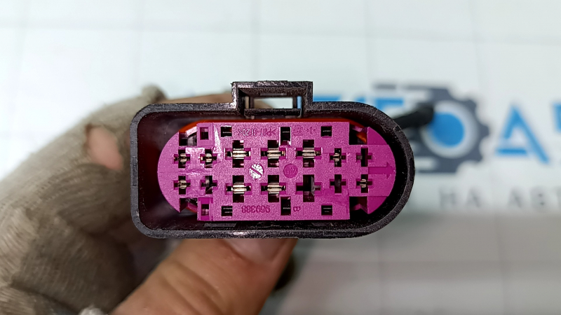 Фишка передней фары левая Volvo XC90 16-22 LED