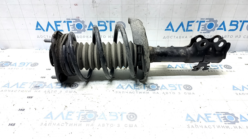 Стойка амортизатора в сборе передняя правая Toyota Prius 50 19-22 AWD