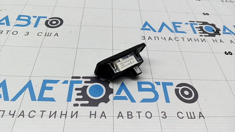 Подсветка номера двери багажника правая Tesla Model X 22-26
