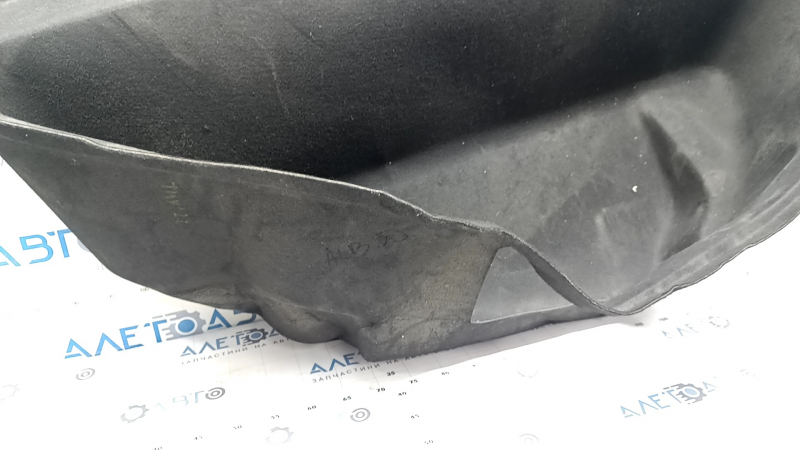 Обшивка корыта переднего багажника Tesla Model X 22-26 потерта, под химчистку, замята