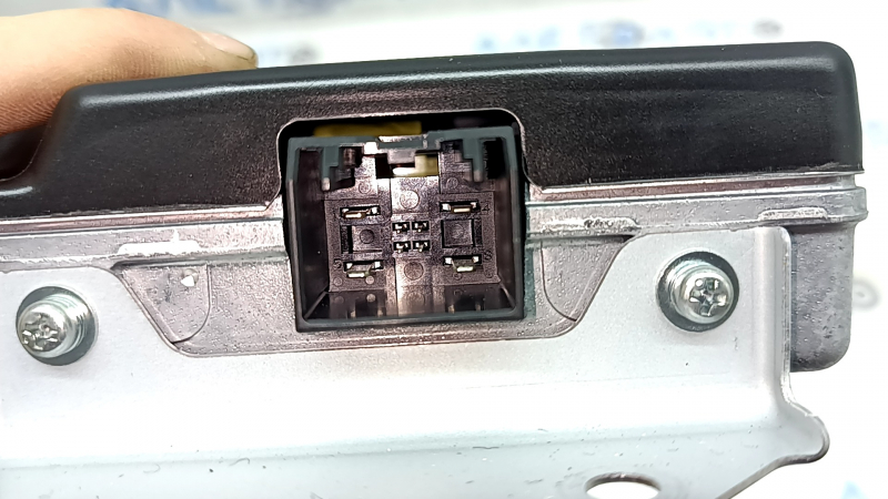 Power Inverter Jeep Grand Cherokee WL 21-26 с кронштейном