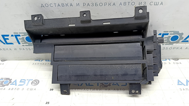 Жалюзи дефлектор радиатора левый Kia EV6 22-26 с моторчиком, Gt, Gt-Line, сломано крепление, трещины