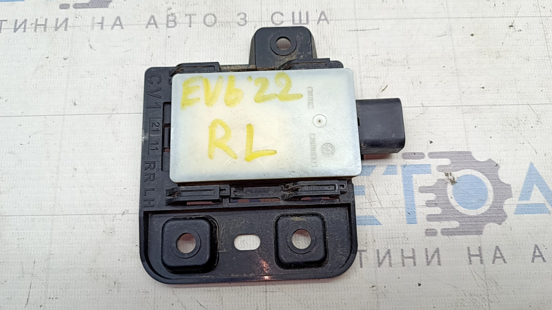 Датчик слепых зон BSM задний левый Kia EV6 22-26 с кронштейном