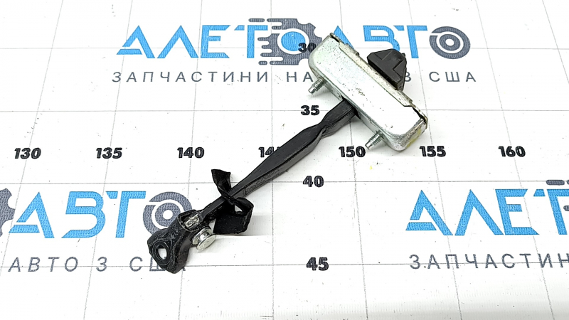 Ограничитель двери задней левой Lexus RX300 RX330 RX350 RX400h 04-09