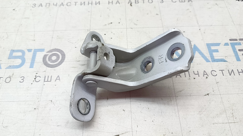 Петля двери верхняя передняя правая Kia EV6 22-26