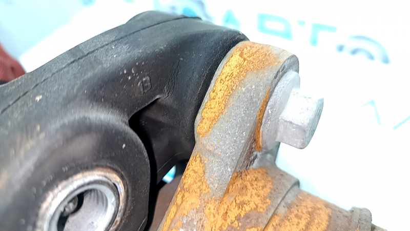 Карданный вал кардан Ford Mustang mk6 18-23 2.3T, ржавый микротрещины на муфте