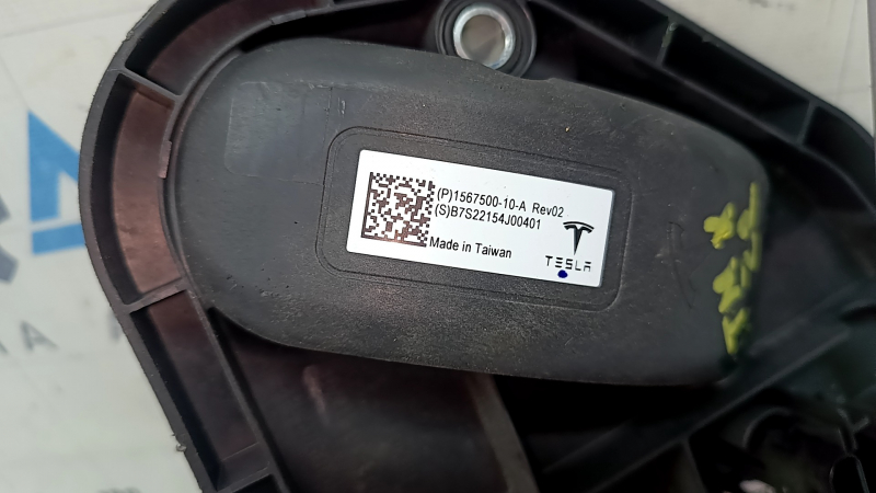 Лючок порта зарядки c электроприводом Tesla Model X 22-26