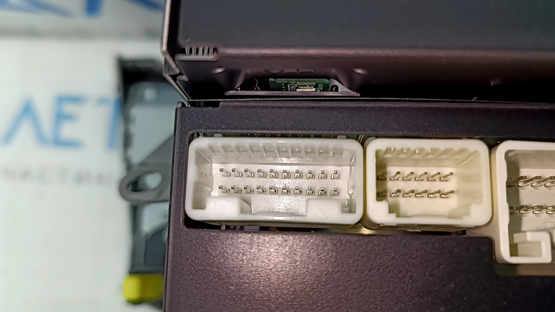Головное устройство Lexus RX300 RX330 RX350 RX400h 04-09 с пленкой под дерево, царапины