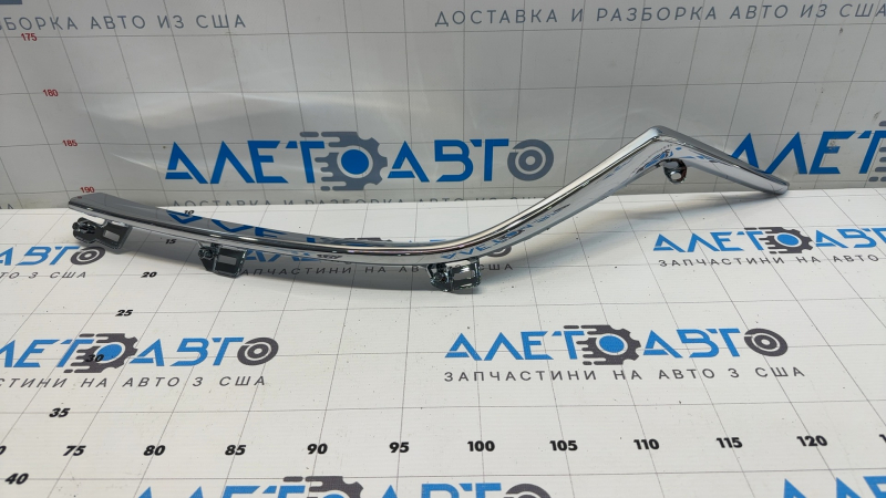 Молдинг решетки радиатора нижний левый Mazda 6 14-17 под галоген и ксенон