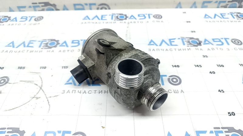 Помпа водяная BMW X3 F25 13-17 2.0T