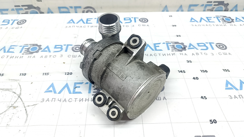 Помпа водяная BMW X3 F25 13-17 2.0T