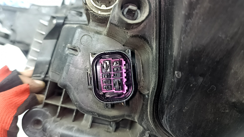 Фара передняя правая в сборе Audi A6 C8 19-24 LED, Matrix beam с уплотнителем, под полировку