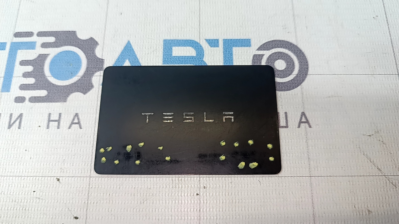 Ключ Tesla Model 3 18- KEYCARD, затертый, трещины