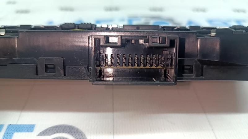 Блок кнопок центральной консоли Audi Q3 83A 19-25 под парктроники, stop/go и Drive select
