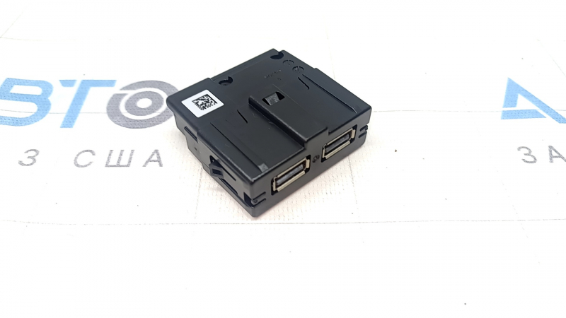 Hub USB Audi Q3 83A 19-25 față