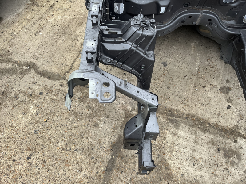 Четверть передняя правая Jeep Grand Cherokee WL 22-26 PHEV на кузове, графит