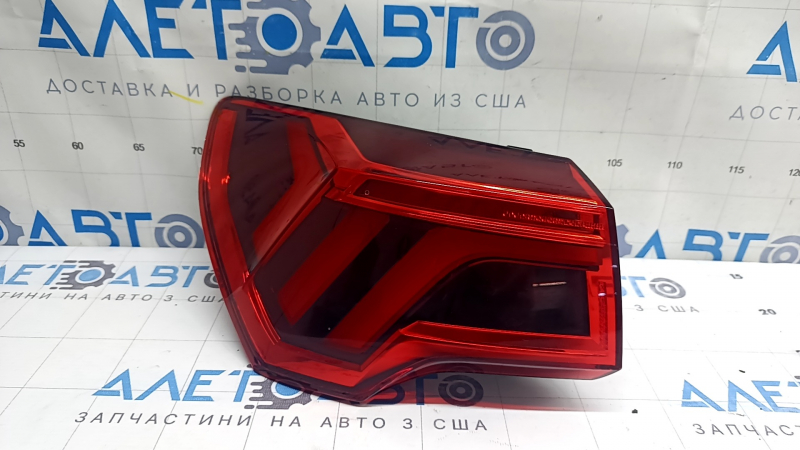 Фонарь внешний крыло левый Audi Q3 83A 19-25 LED, царапины