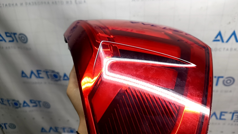 Фонарь внешний крыло левый Audi Q3 83A 19-25 LED, царапины