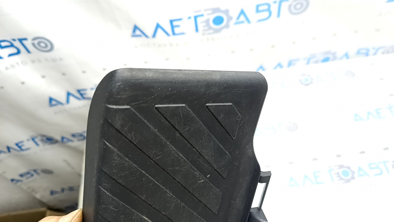 Площадка для отдыха ноги Audi Q3 83A 19-25 черная, потерта, царапины
