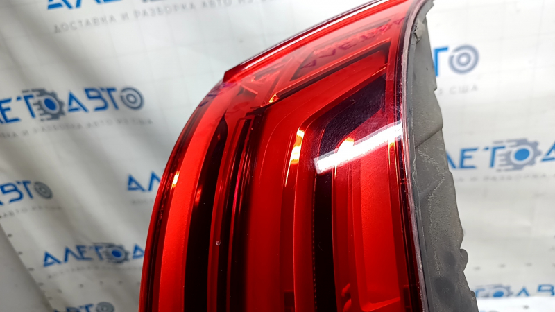 Фонарь левый Audi Q7 16-19 царапины