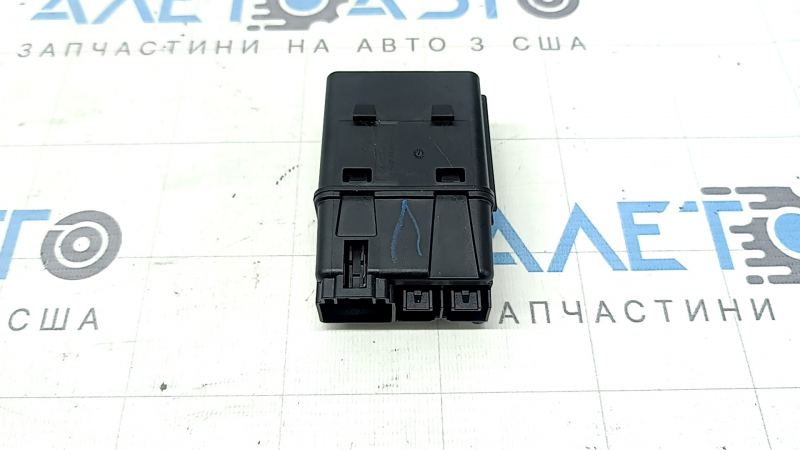 USB Hub, AUX Chrysler Pacifica 17-20