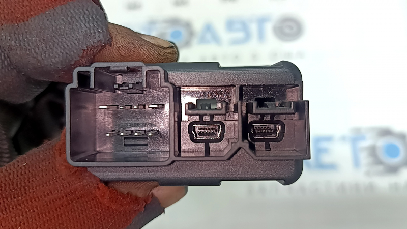 USB Hub, AUX Chrysler Pacifica 17-20